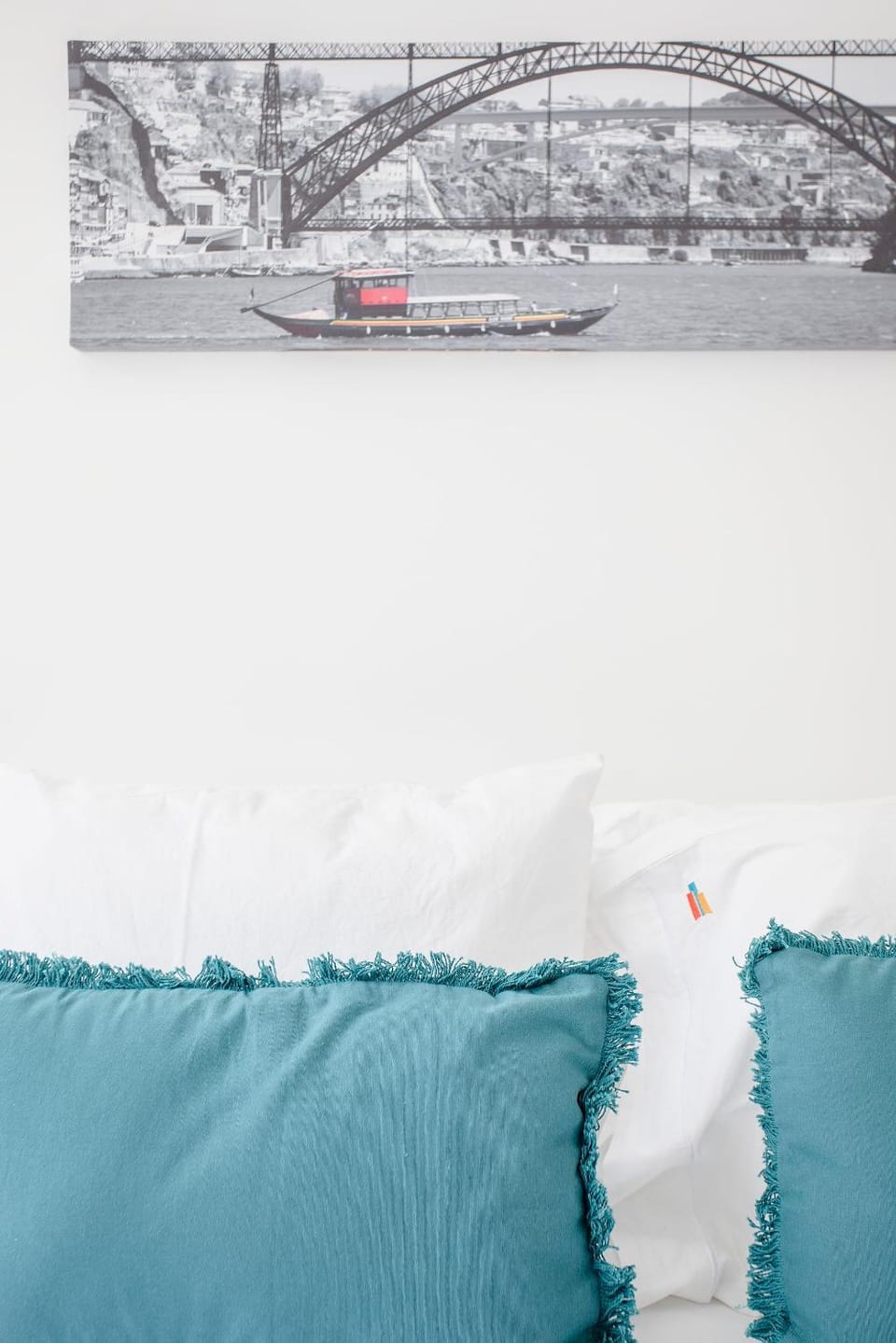 Bed, Photo of the whole room, Decorative detail, Bedroom