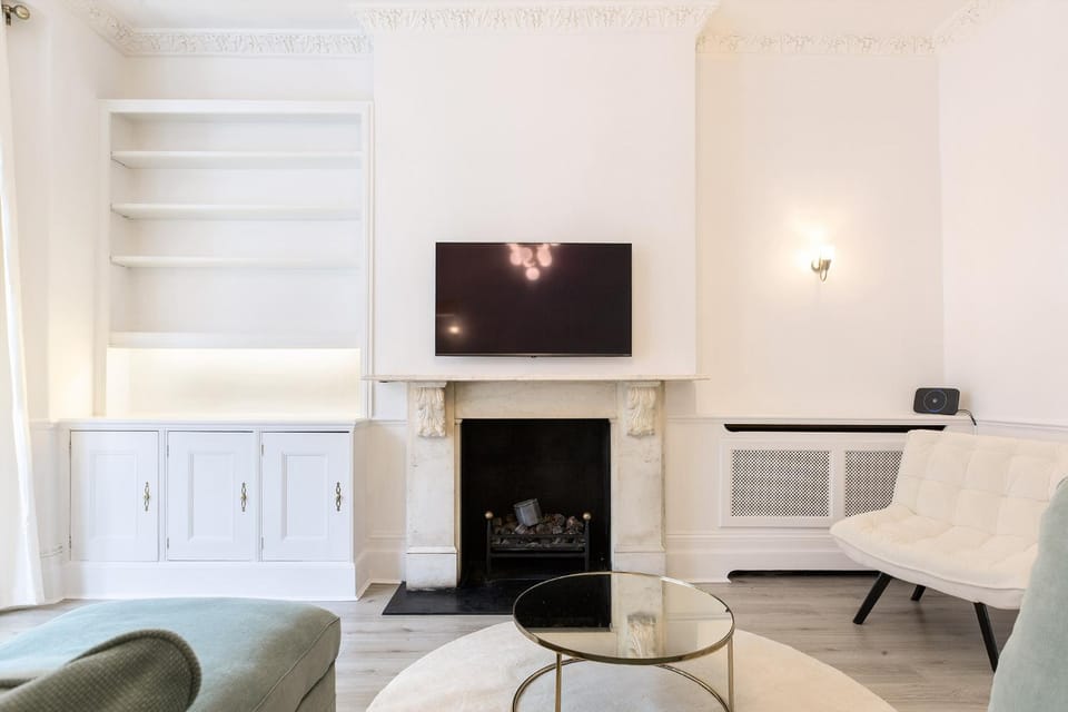 Elegant 2 bedrooms apt in Chelsea with patio Apartment in City of Westminster
