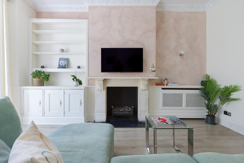 Elegant 2 bedrooms apt in Chelsea with patio Apartment in City of Westminster