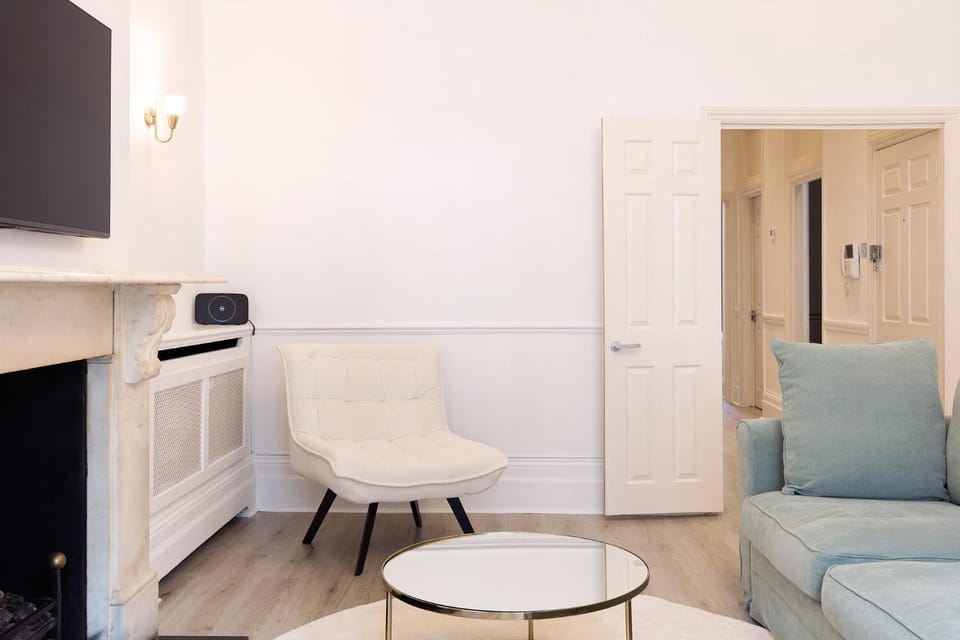Elegant 2 bedrooms apt in Chelsea with patio Apartment in City of Westminster