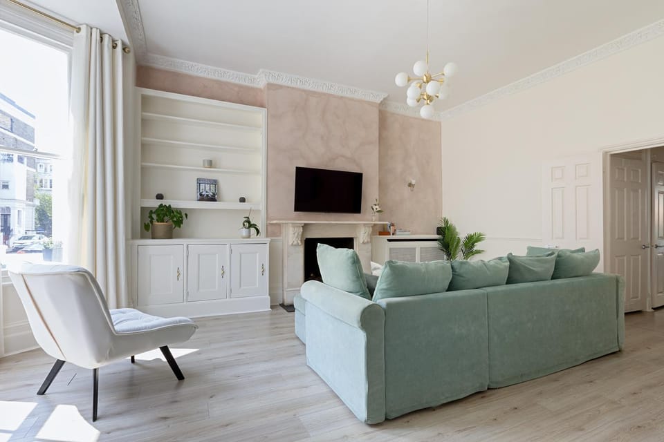 Elegant 2 bedrooms apt in Chelsea with patio Apartment in City of Westminster