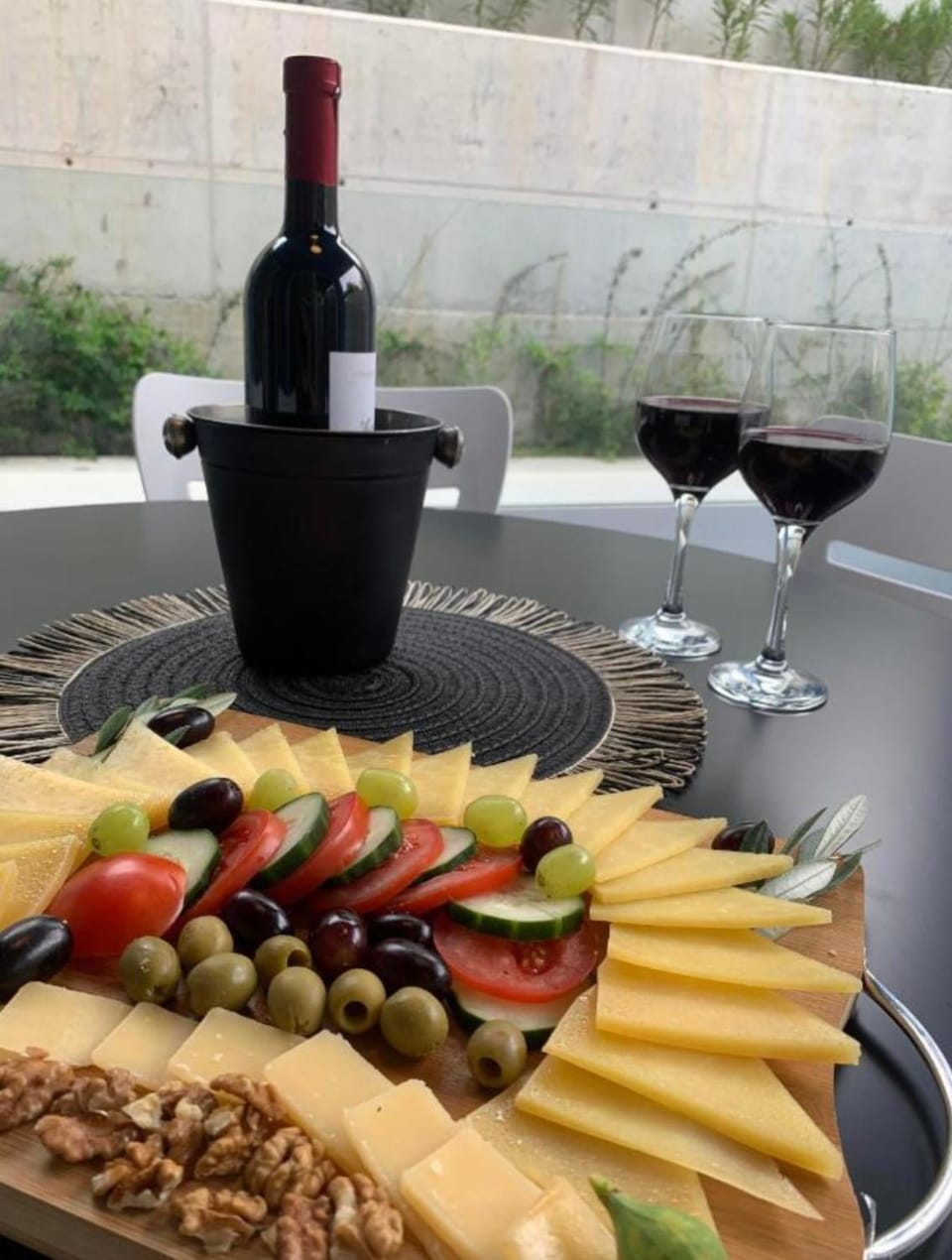 Balcony/Terrace, Food and drinks, Food, Drinks