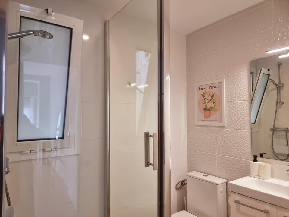 Shower, Bathroom, towels