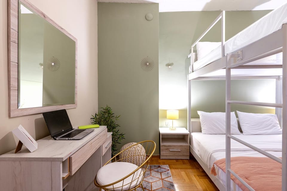 Bed, Photo of the whole room, Seating area, Bedroom, bunk bed