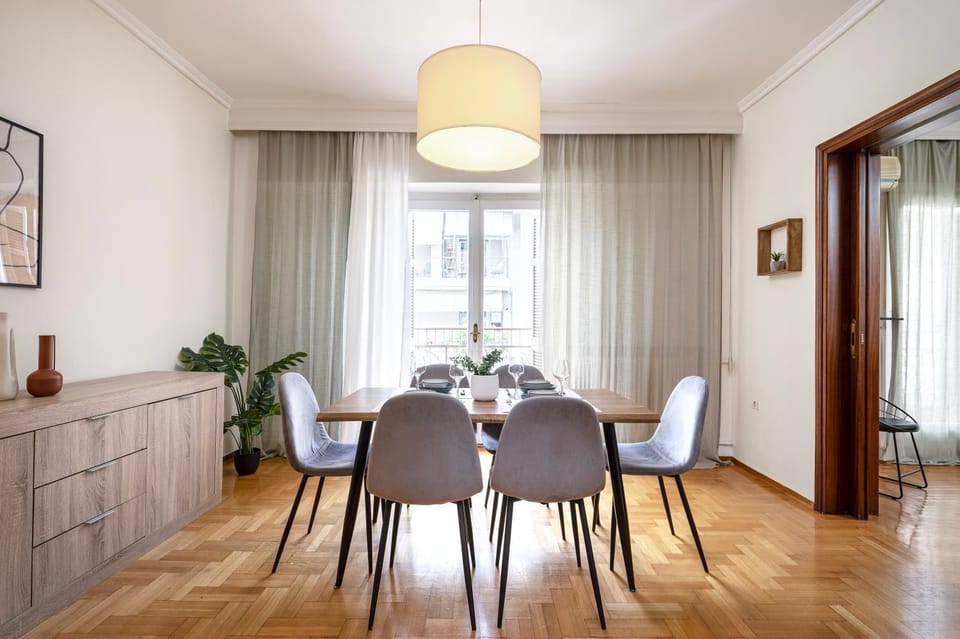 Living room, Seating area, Dining area