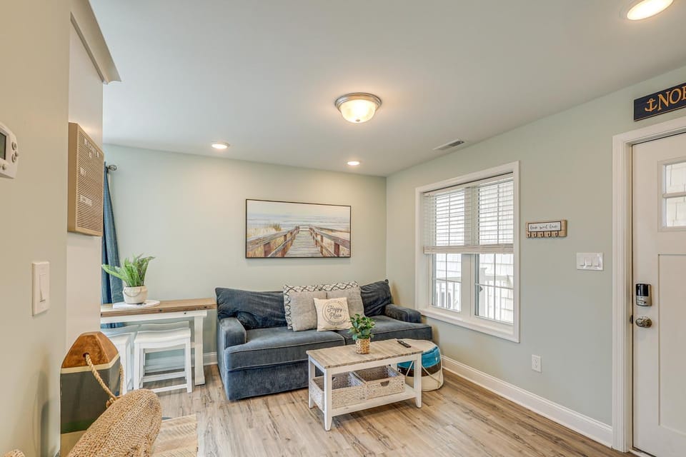 Wildwood Condo w/ Pool Access, Walk to Beach House in Wildwood