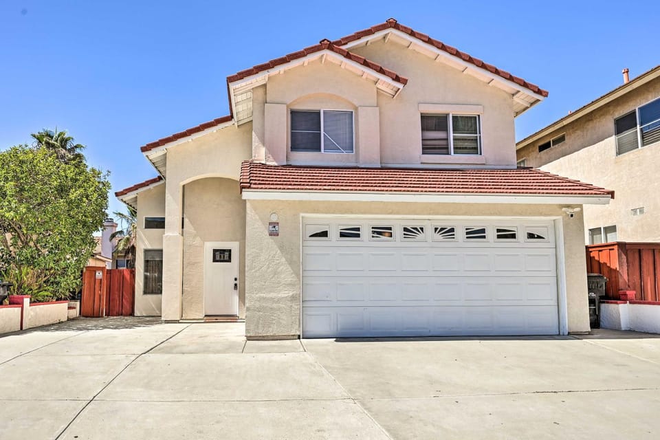 Karaoke Fun, Hot Tub & Patio! San Diego Sanctuary House in San Diego