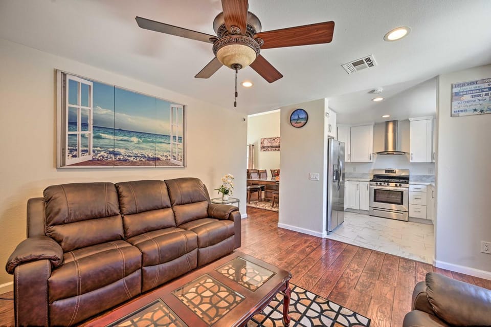 Karaoke Fun, Hot Tub & Patio! San Diego Sanctuary House in San Diego