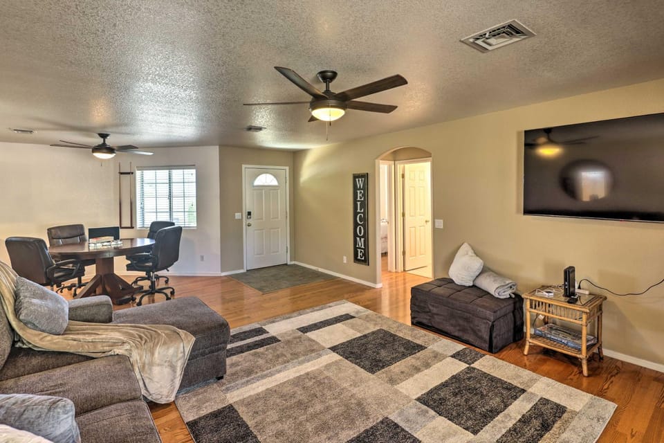 Lake Havasu City Home w/ Patio ~ 3 Mi to Lake House in Lake Havasu City