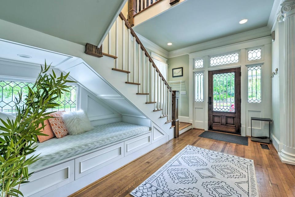 Elegant Raleigh Home w/ Porch, Walk Downtown! House in Raleigh