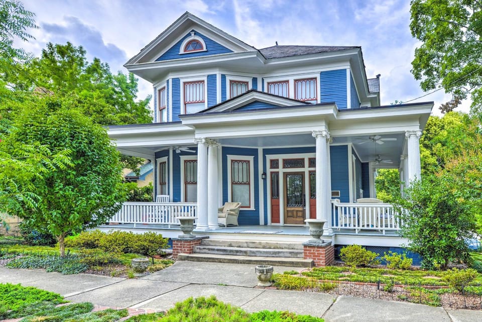 Elegant Raleigh Home w/ Porch, Walk Downtown! House in Raleigh