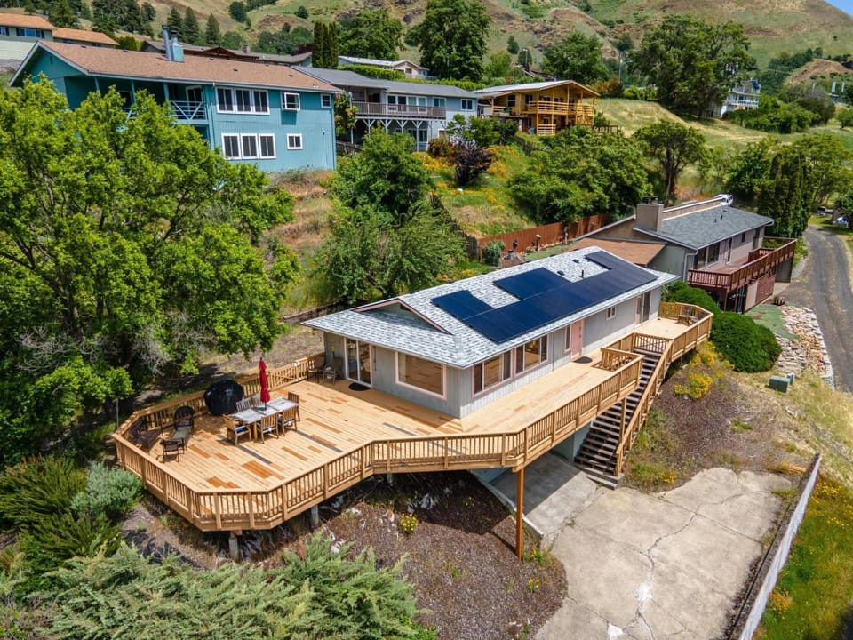 Point Lyle home House in Lyle