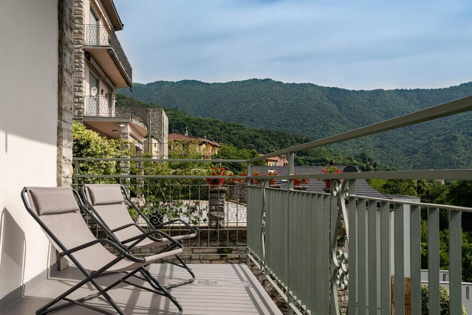 Day, Natural landscape, View (from property/room), Balcony/Terrace, Mountain view
