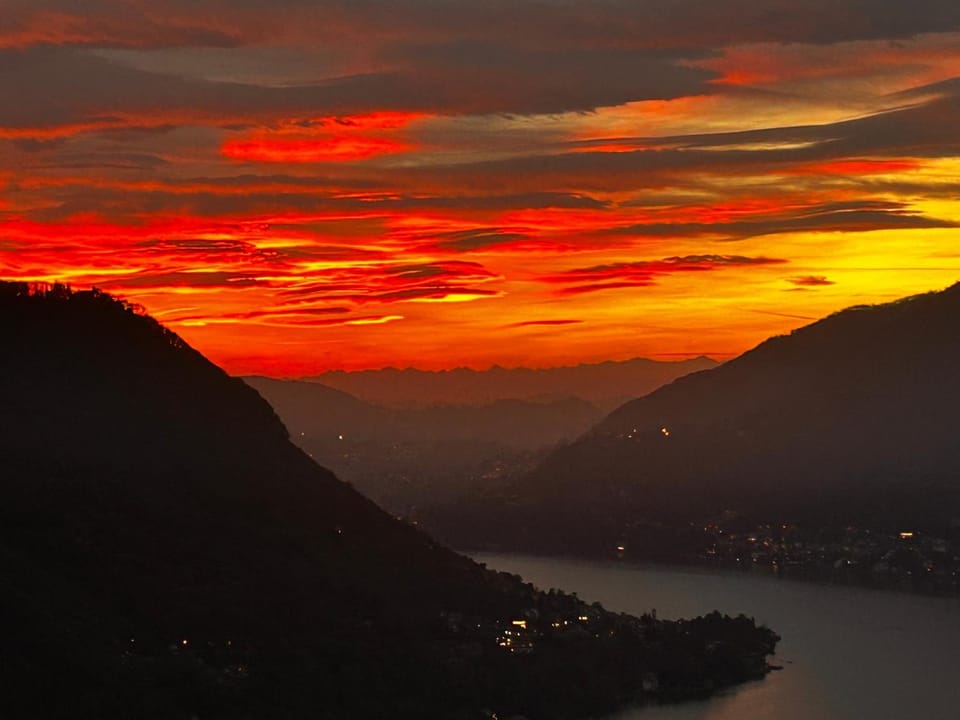 Lake view, Lake view, Mountain view, Mountain view