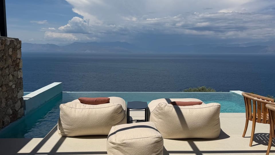 View (from property/room), Balcony/Terrace, Pool view, Sea view, sunbed