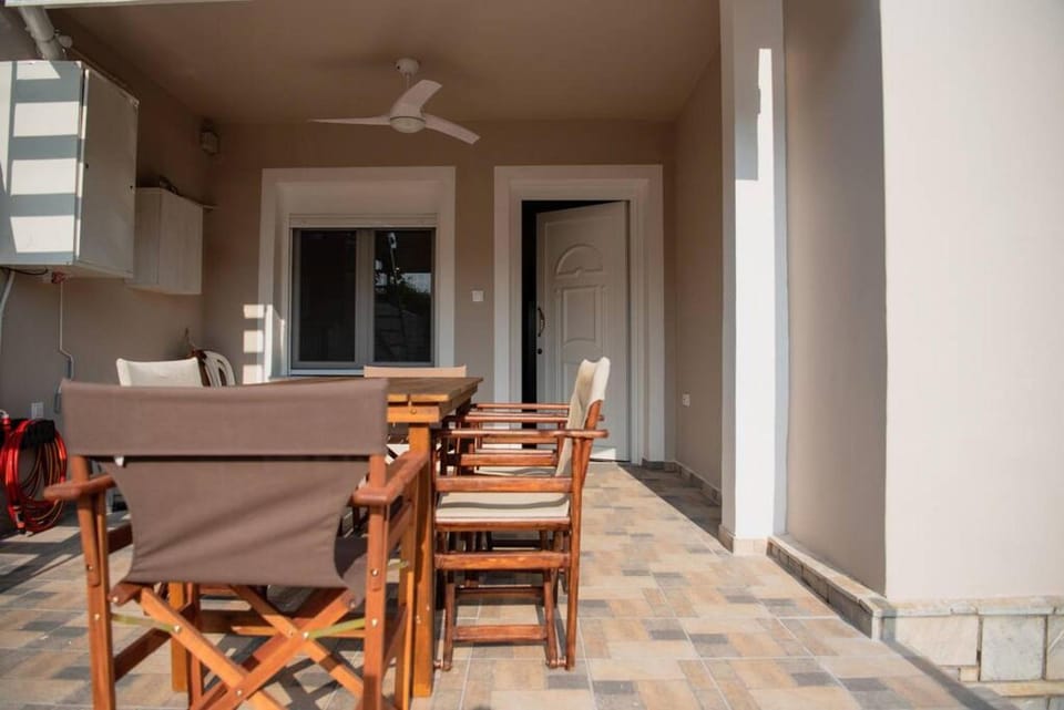 Day, Balcony/Terrace, Seating area, Dining area