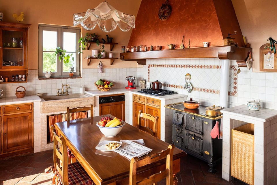 Kitchen or kitchenette, Other, Photo of the whole room, Food