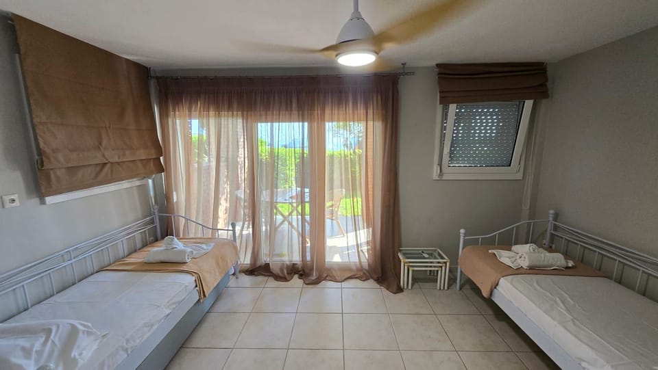 Evita Maisonette, Elegant Beachfront apt, Polychrono Apartment in Halkidiki