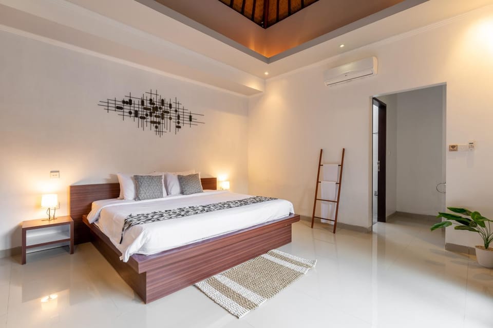 Bed, Photo of the whole room, Bedroom, air conditioner