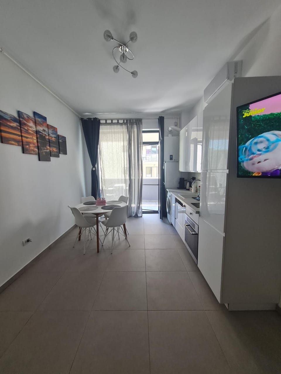 Dining area, kitchen