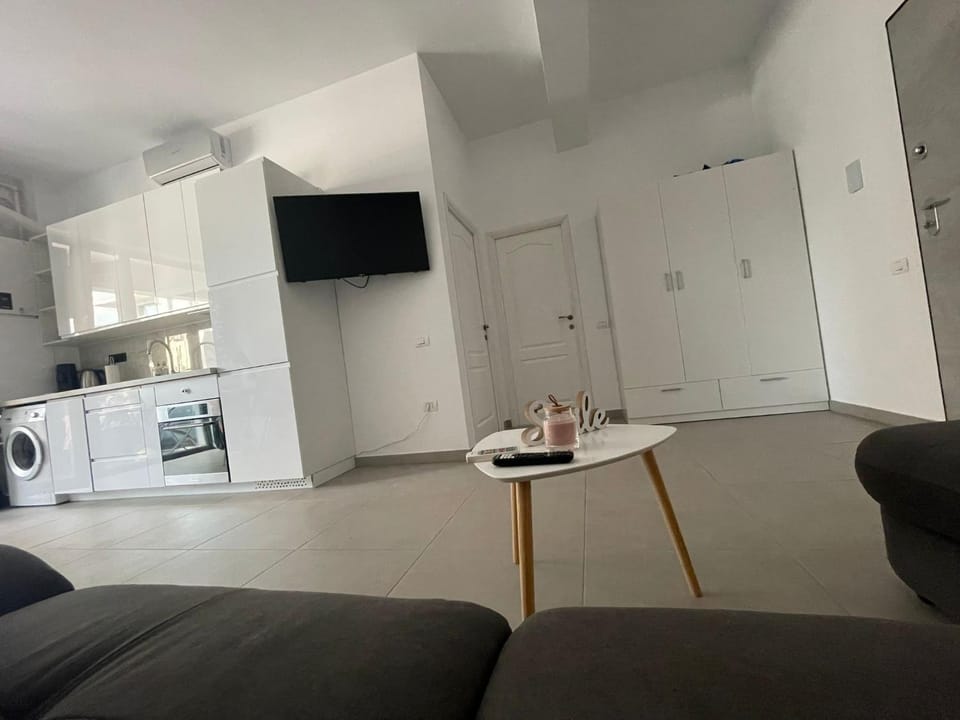 Communal lounge/ TV room, TV and multimedia, Living room, Seating area