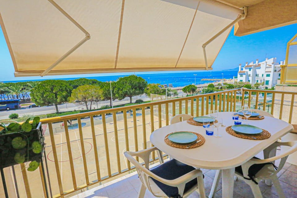 LITORAL COSTA DORADA - MACAPO Only families Apartment in Cambrils