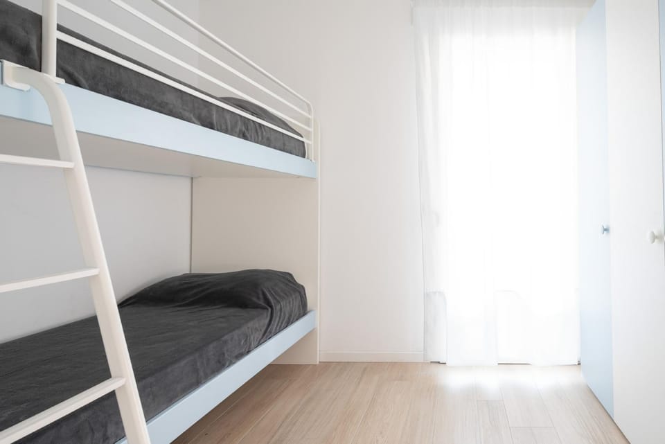 Bed, Photo of the whole room, Bedroom, bunk bed