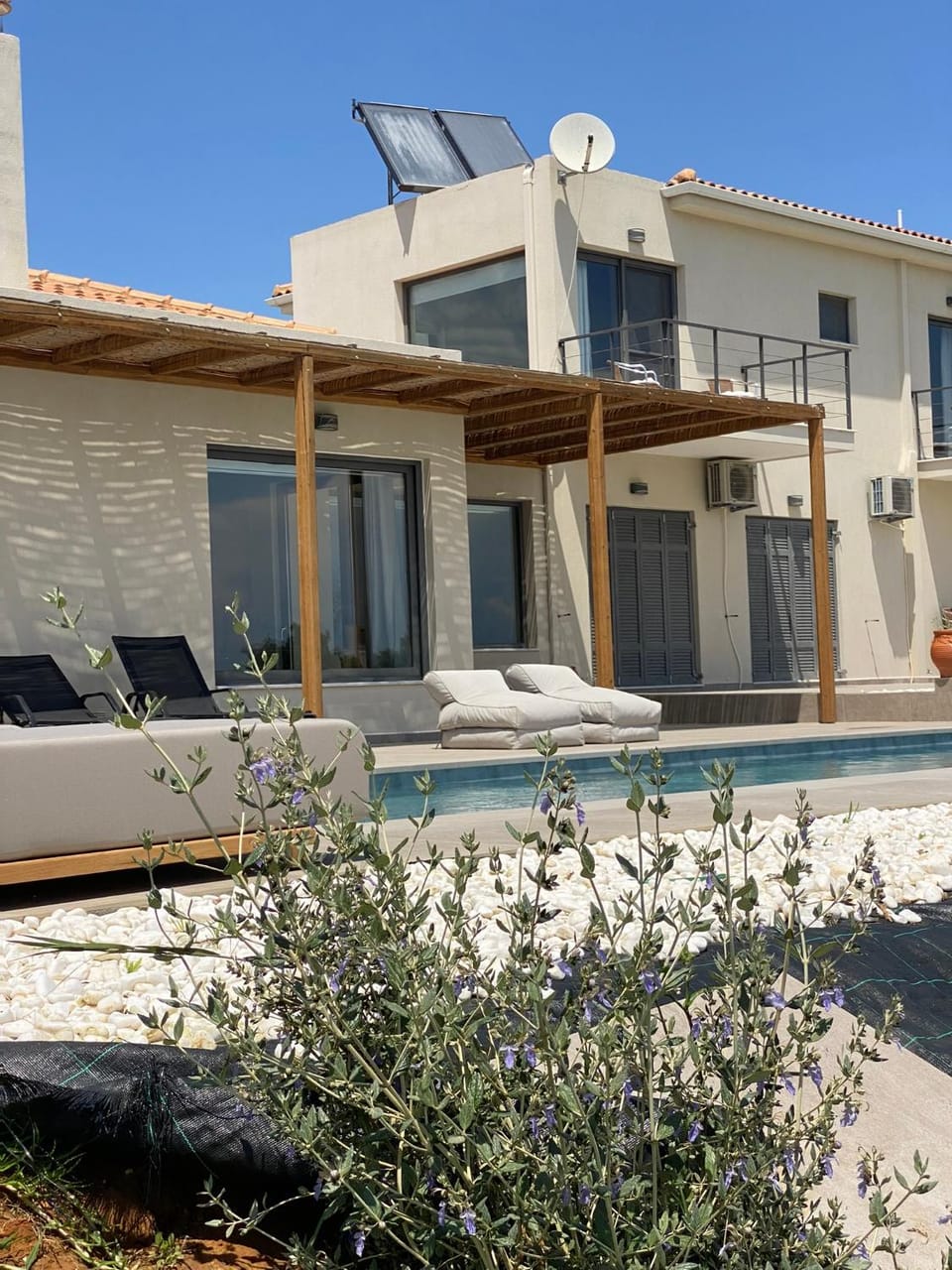 Property building, Pool view, sunbed