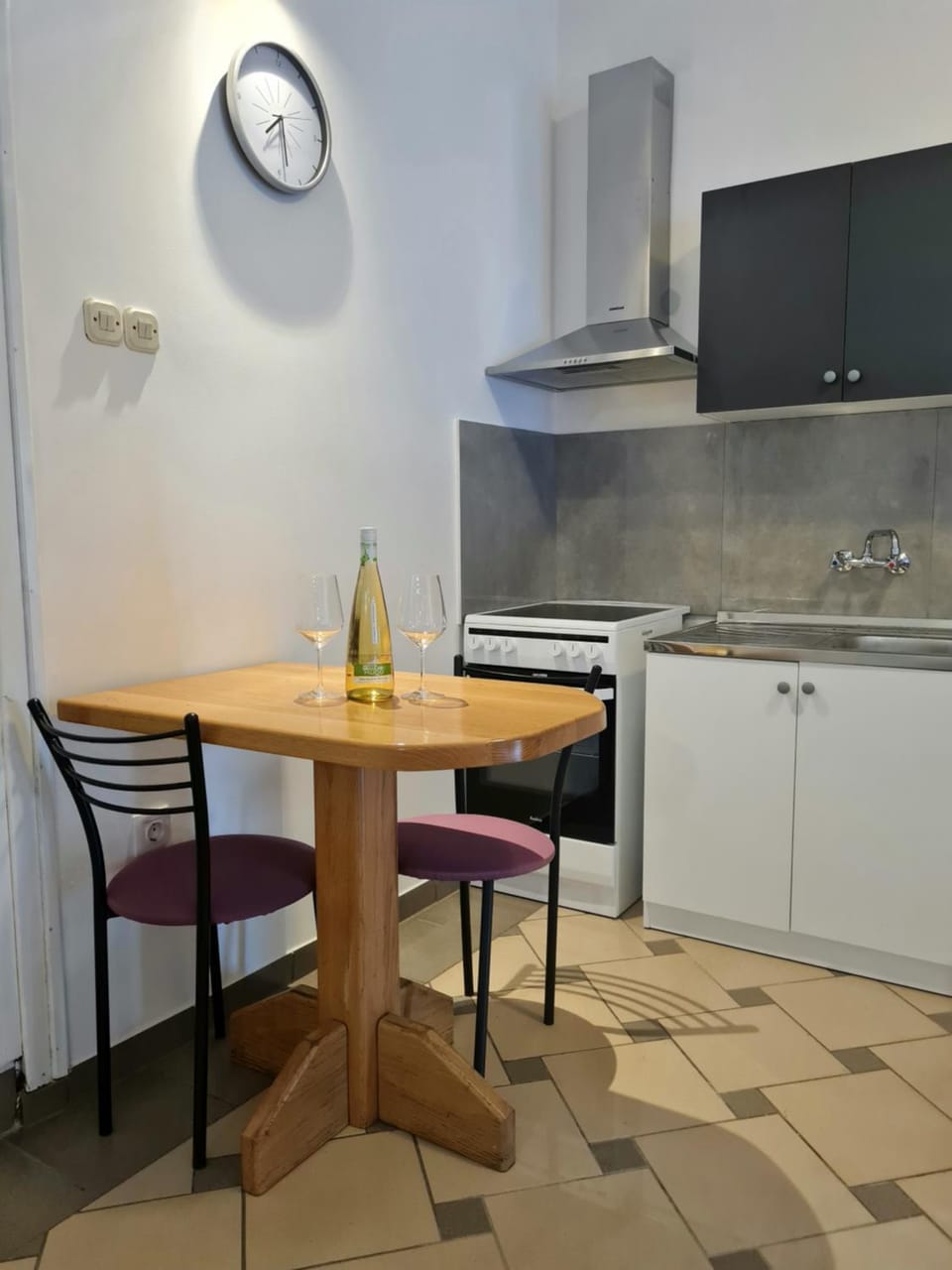 Dining area, kitchen