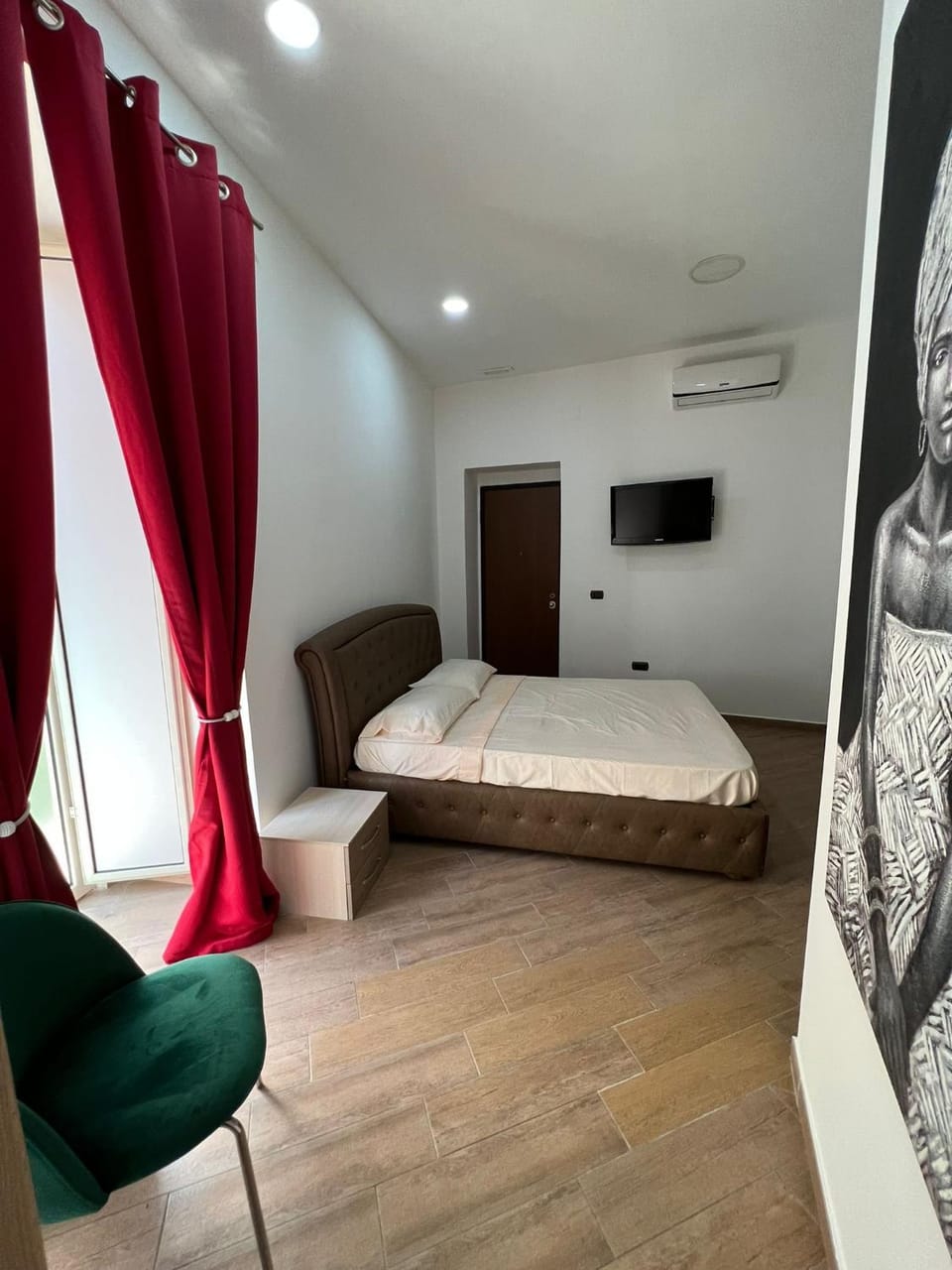 Bed, Bedroom, air conditioner