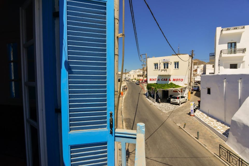 Neighbourhood, Balcony/Terrace, Street view