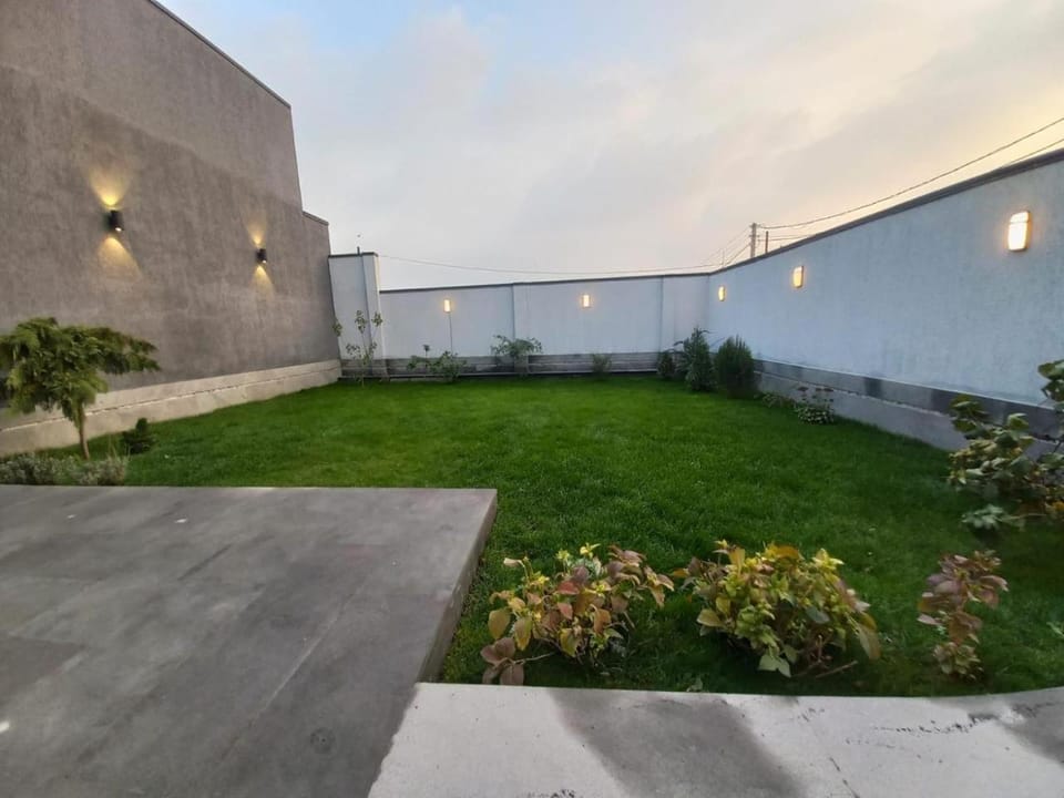 Property building, Day, Garden