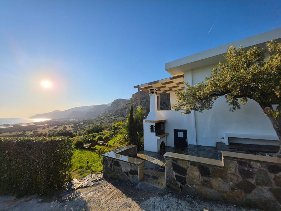 Facade/entrance, BBQ facilities, Garden, Garden view