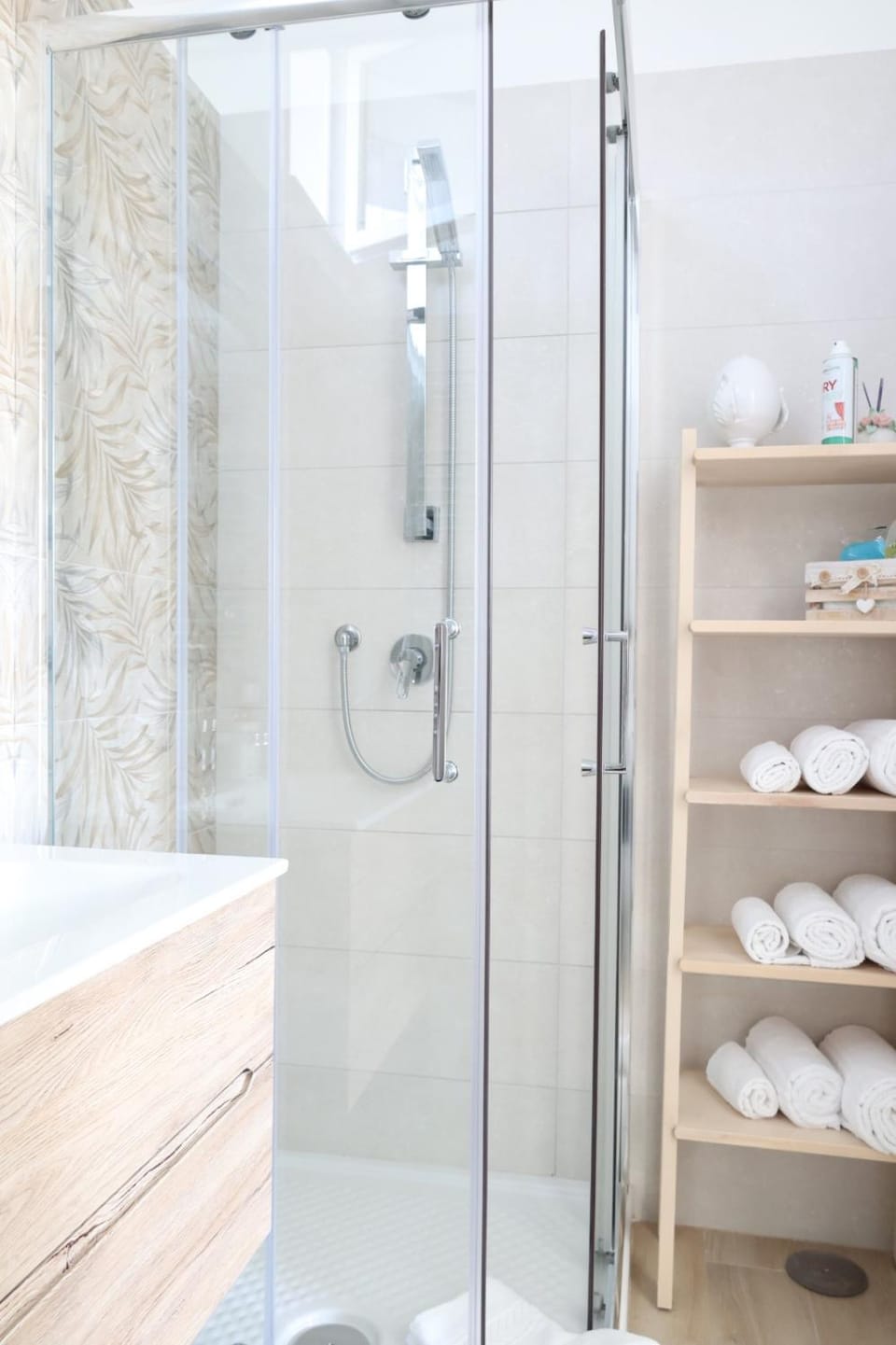 Shower, Bathroom, towels