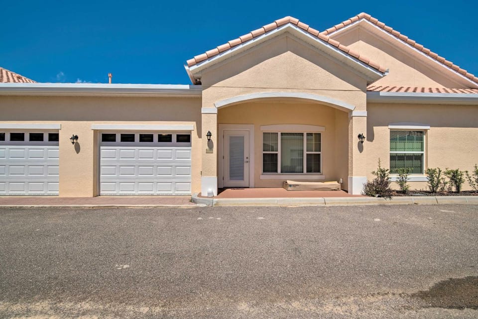 Sleek Tavares Condo 3 Miles to Downtown House in Tavares
