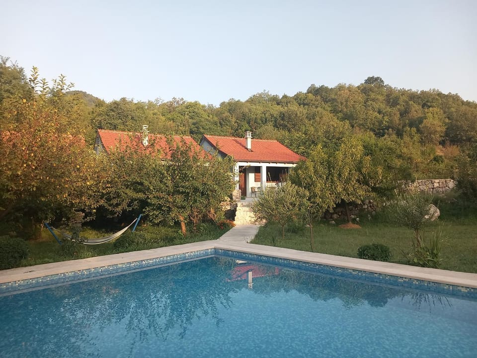 Property building, Pool view