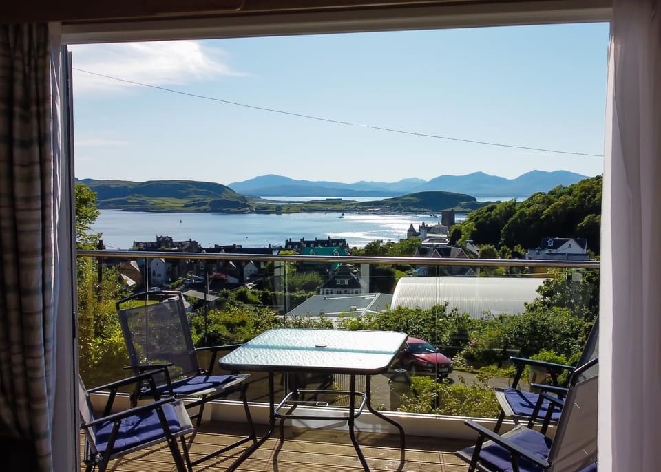 Benvoulin Bothy - luxury pod with stunning views Chalet in Oban