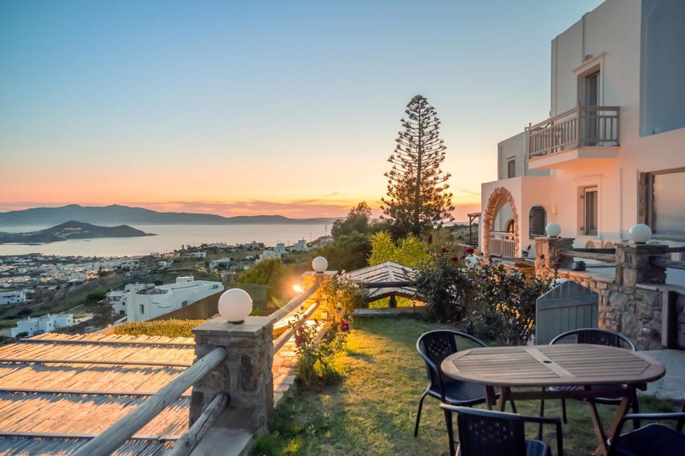 Property building, Natural landscape, View (from property/room), Balcony/Terrace, Dining area, Sea view, Sunset