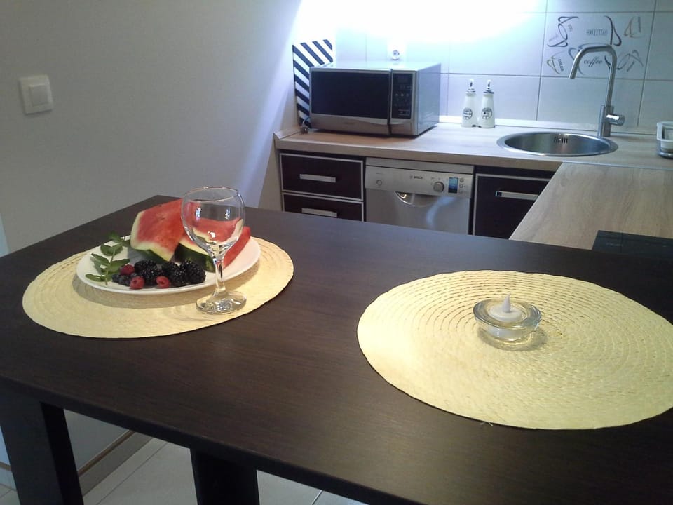 Dining area, kitchen
