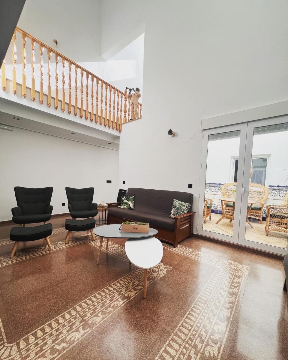 Communal lounge/ TV room