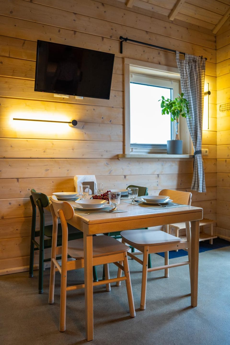 TV and multimedia, Dining area