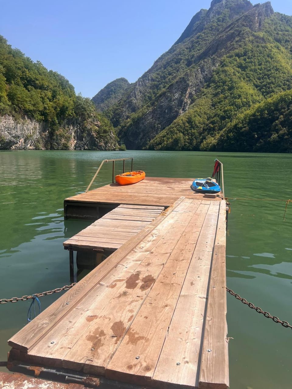 Neomalsore Agrotourism, Komani Lake Bed and Breakfast in Montenegro