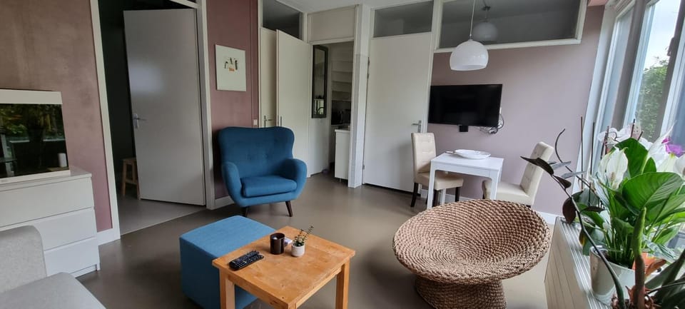 Lovely 1 bedroom apartment with garden no smoking Apartment in Amsterdam