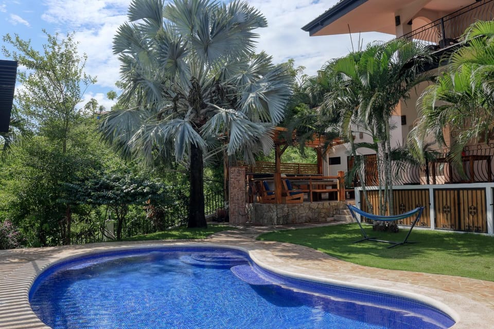 Casa Mimosa Poolside Apartment in Playa Flamingo