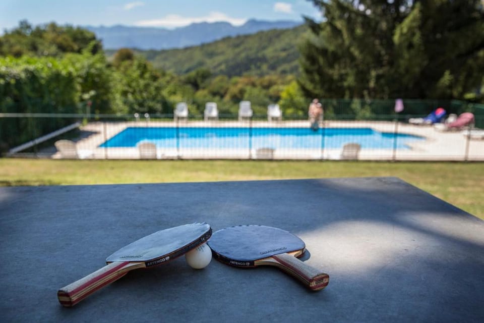 Table tennis, Swimming pool
