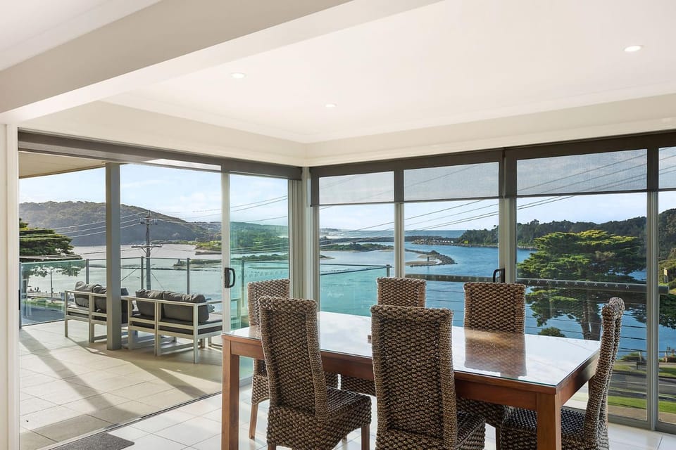 Champagne Views House in Narooma