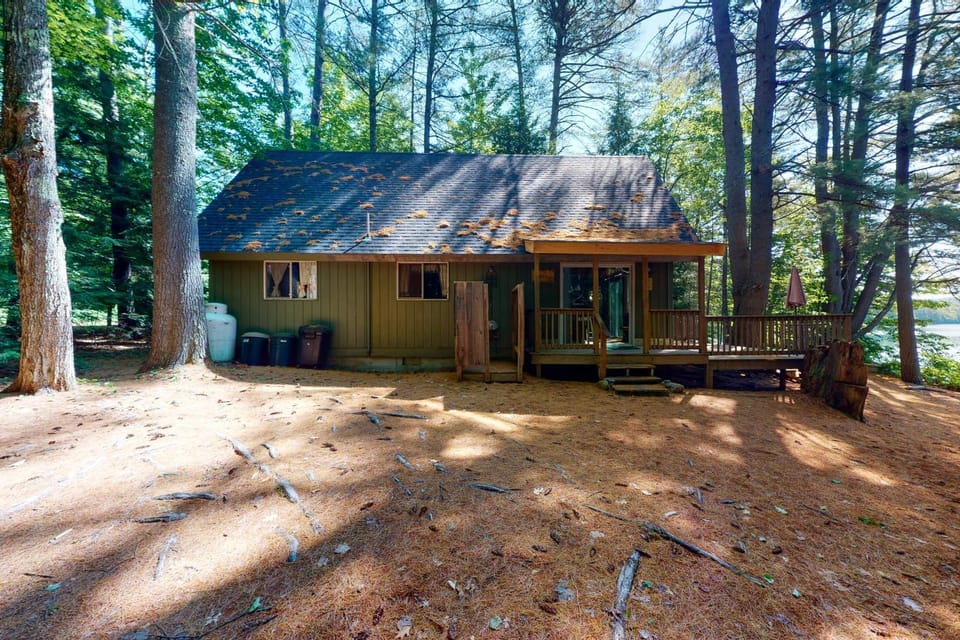 Cabin on Long Pond Cabin in New Hampshire