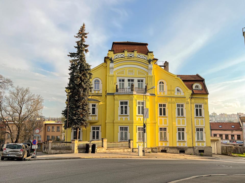 Property building, Day, Location, Parking