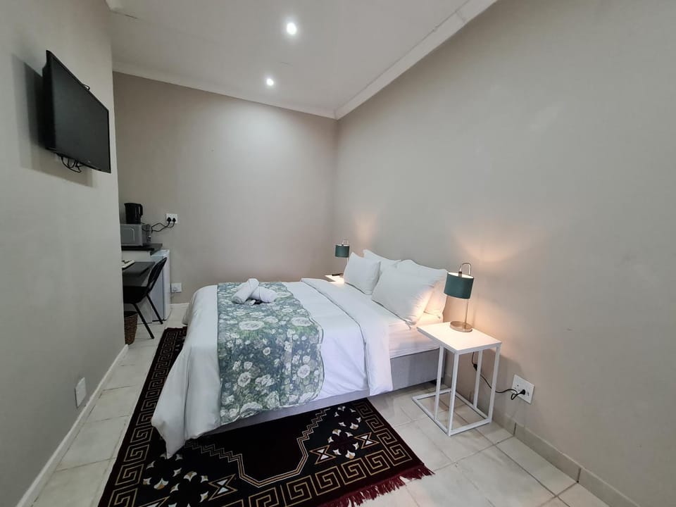 The Hide on Tindale Bed and Breakfast in Eastern Cape