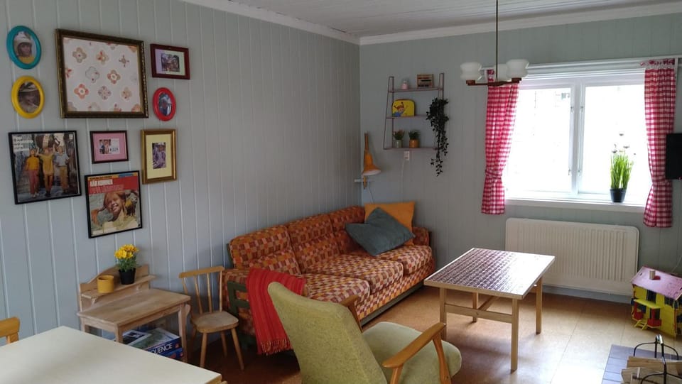 Living room, Seating area